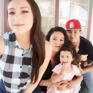 Meet your Posher, Adela